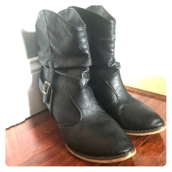 Adorable black booties size 10 - Picture 1 of 5